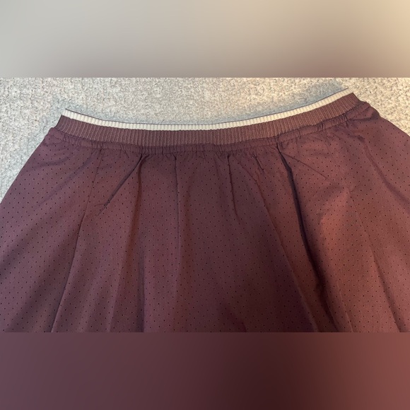 Lululemon Athletica Perforated Narrow
Waistband Tennis Skirt - Picture 9 of 16